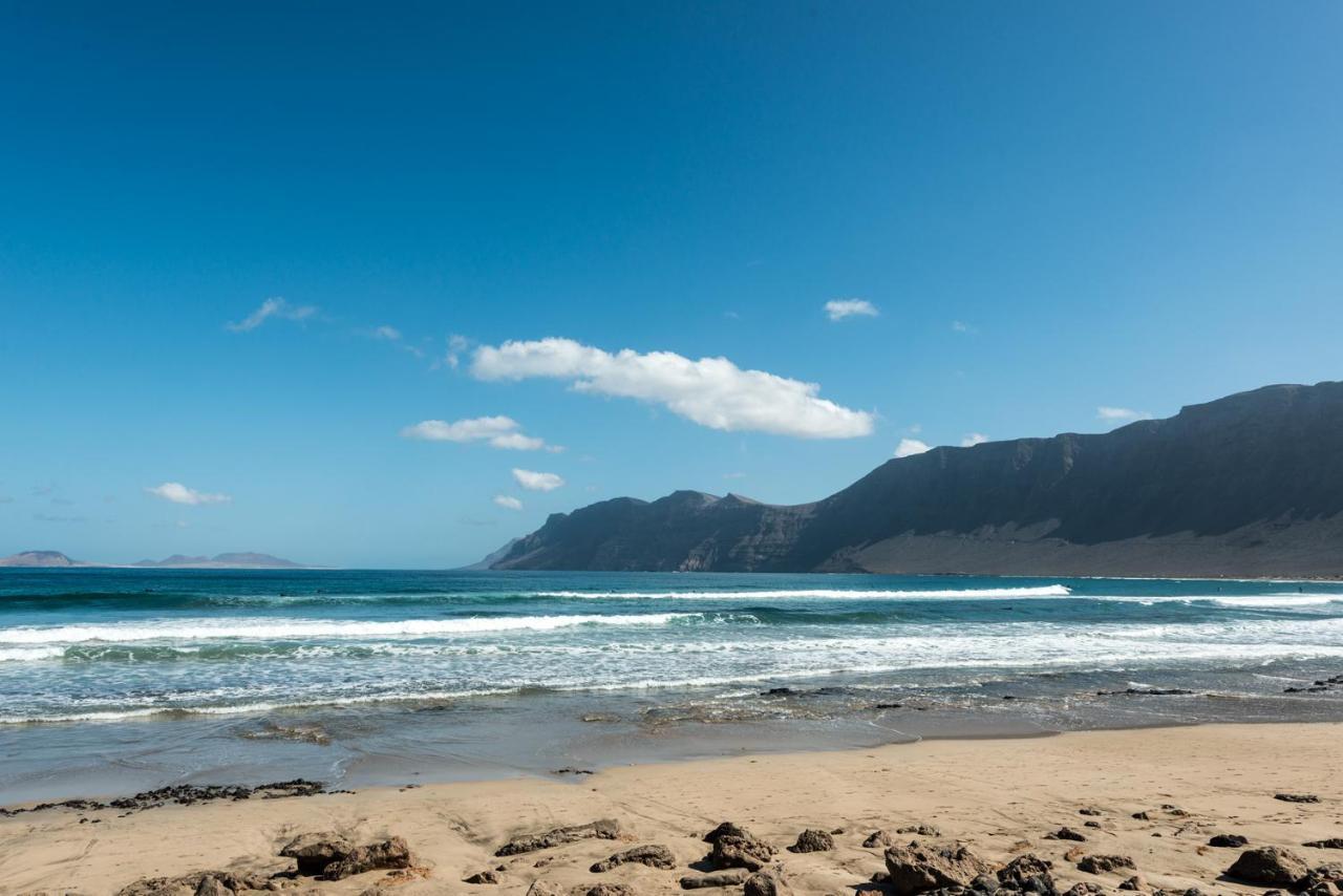 Modern Beach House In Famara Kültér fotó